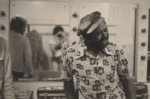 Brownie McGhee backstage, 1975 Carol Jerrems